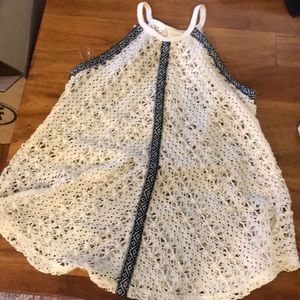 White and navy crochet tank top size M never worn!